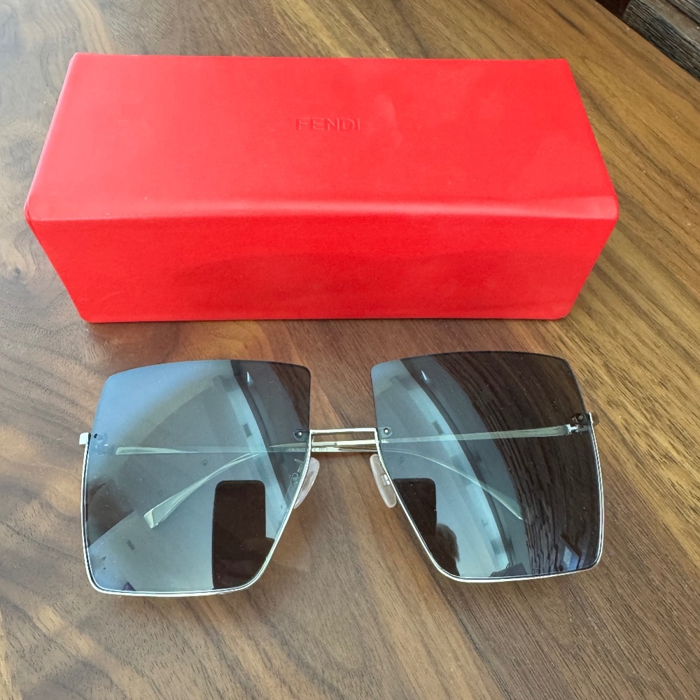 Fendi Square Oversized Sunglasses